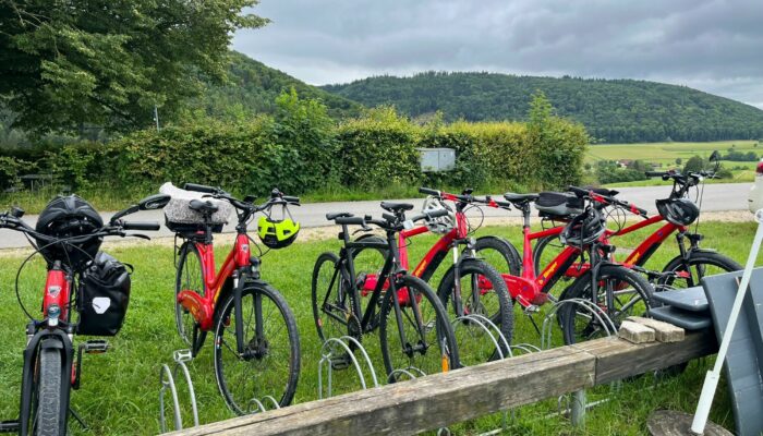 Dä mit de rote Velo und em blaue Tropfe